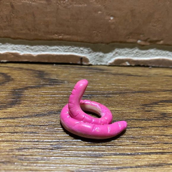 Jeremey the worm he is made from clay perfect for your home or garden - Picture 2 of 2